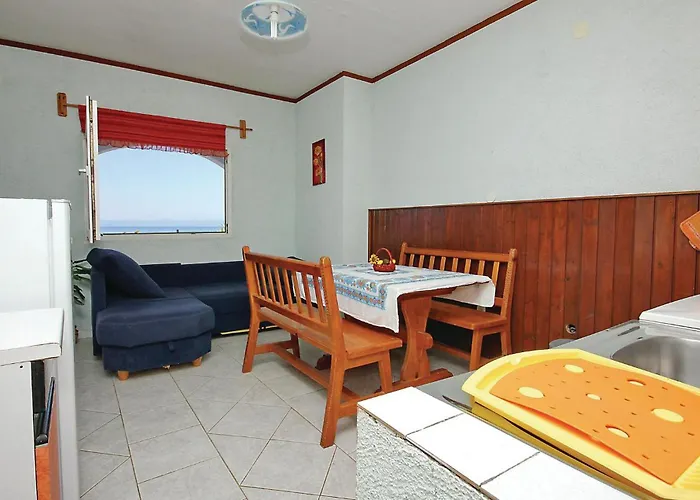 Semesterbostad Holiday Home Blaca Bb II