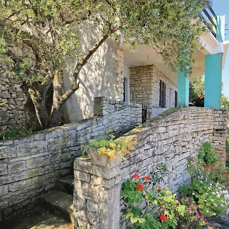 Nice Home In Smokvica With Kitchen Vikendica